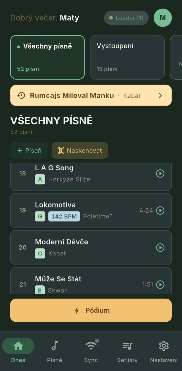 Domovská obrazovka Eutepia s knihovnou písní a tlačítkem Pódium